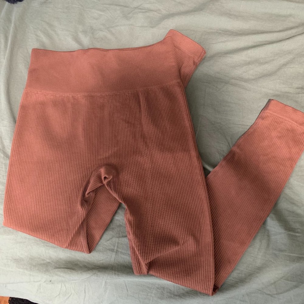 Ribbed Seamless Brown Leggings, Size Small